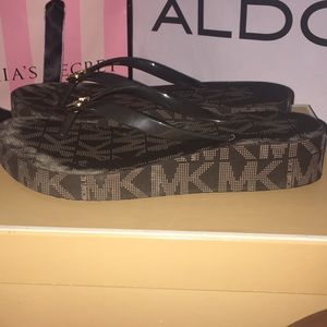 Michael Kors Flip Flop